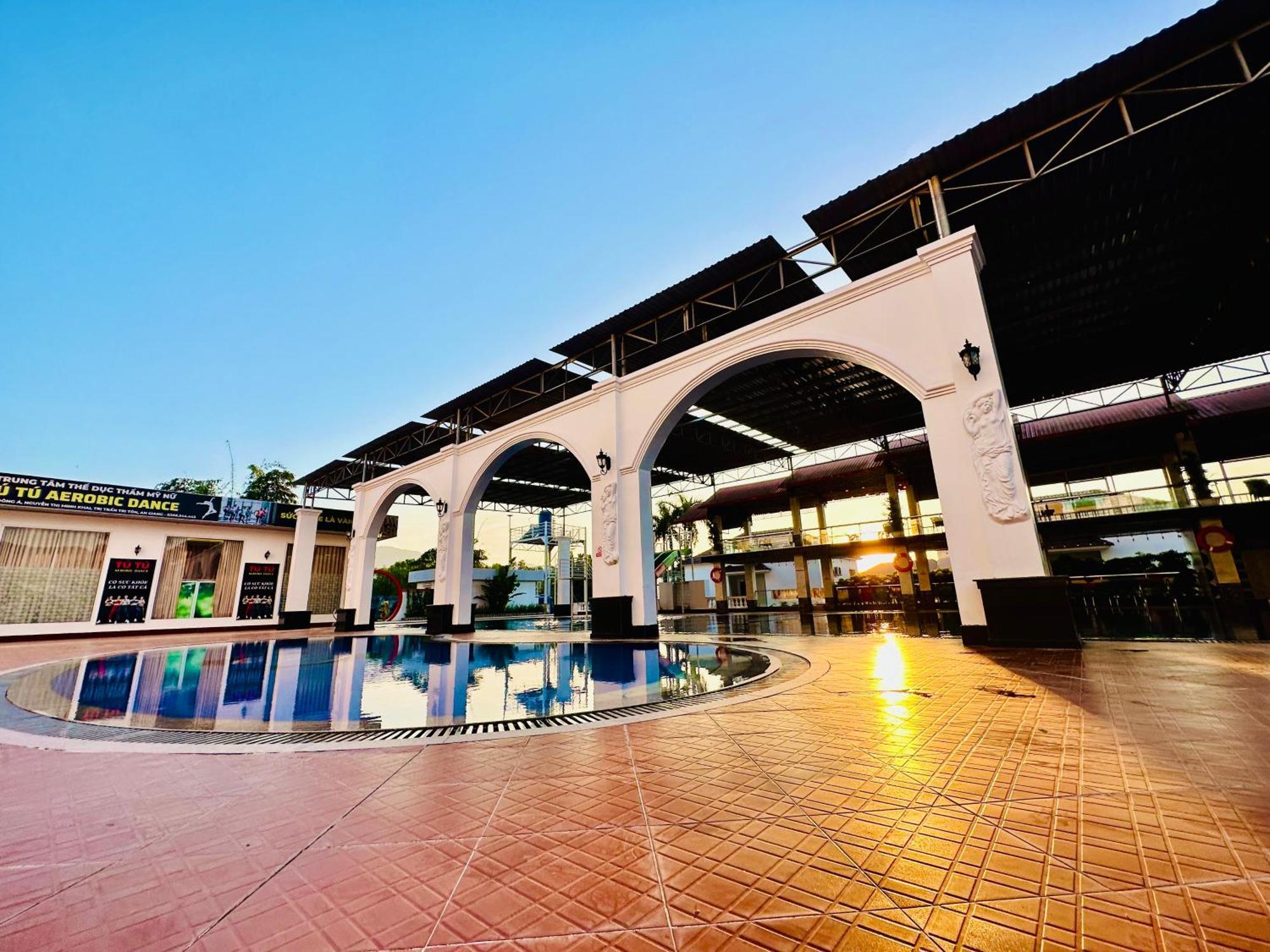 Rong Vang Resort Tri Ton Esterno foto